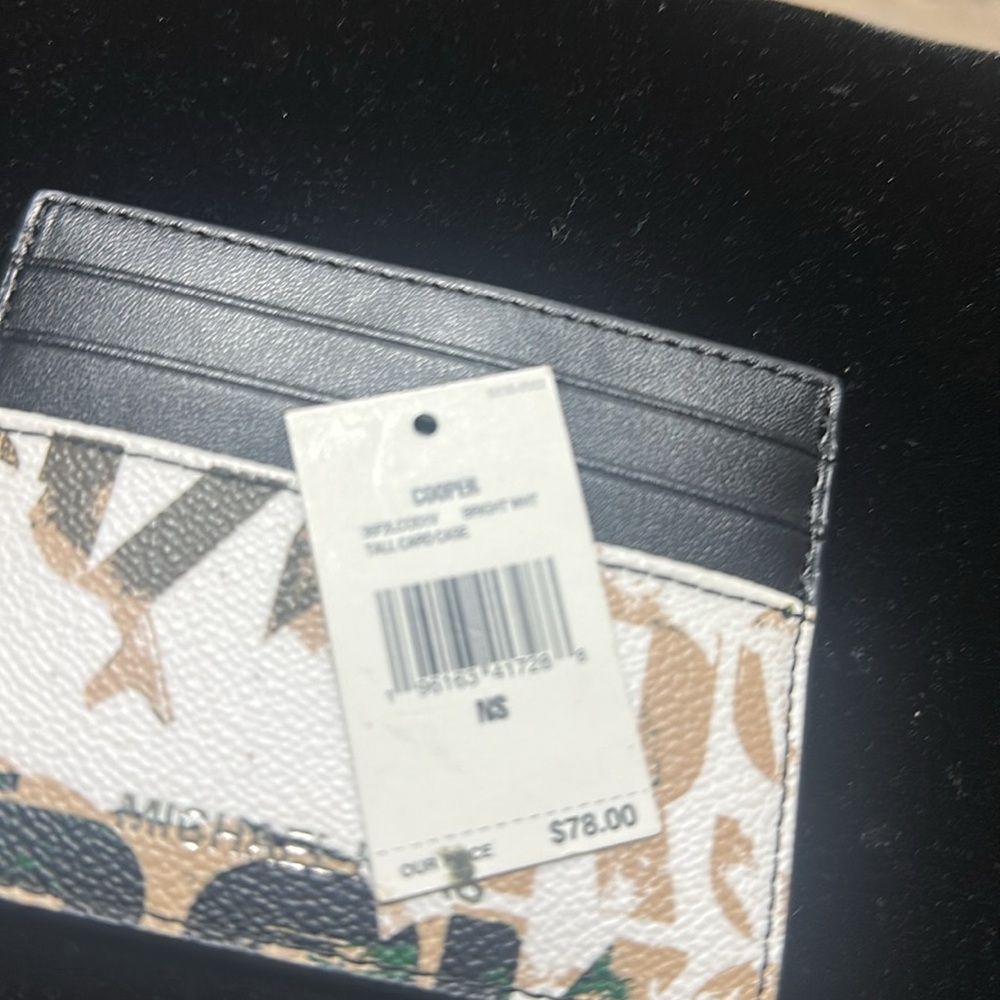 Micheal Kors Stylish Black and Green Card Holder/NWT - Picture 4 of 5